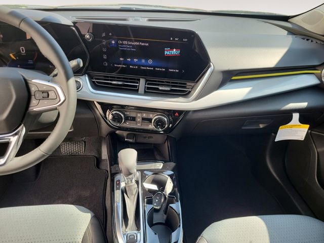 2025 Chevrolet Trax LT photo 13