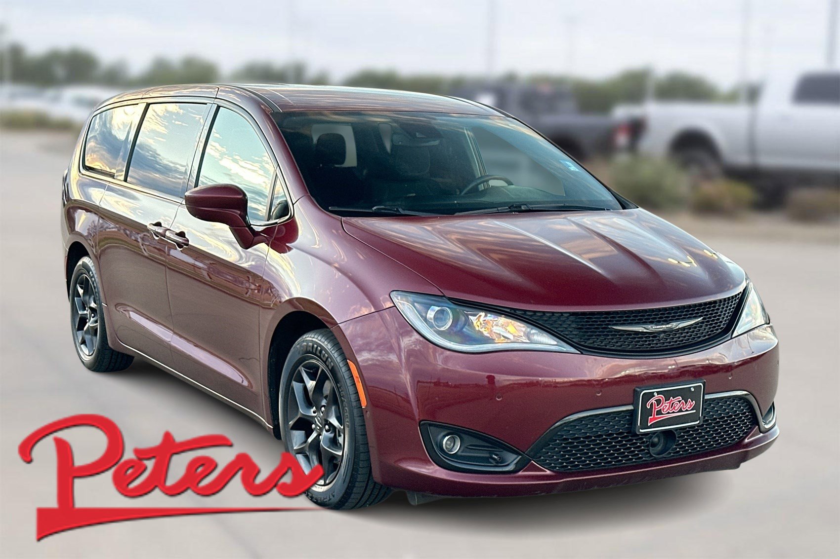 2020 Chrysler Pacifica Touring's photo