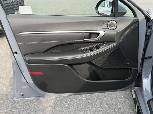 2025 Hyundai Sonata Hybrid Limited photo 19