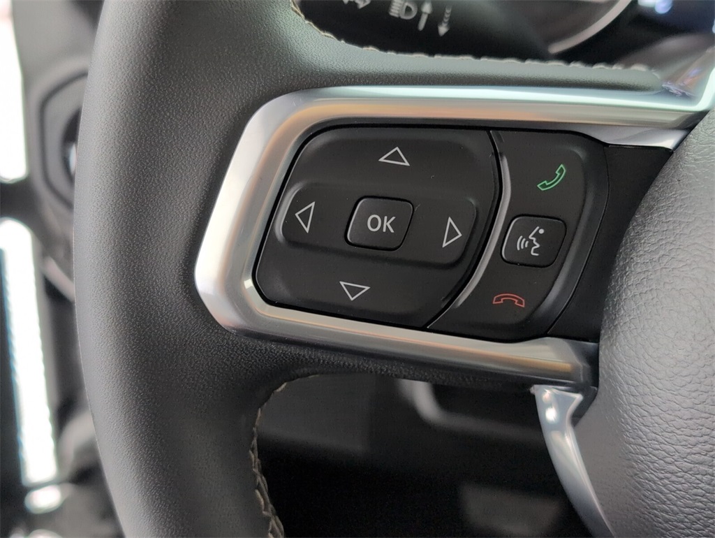 2023 Jeep Wrangler Sahara photo 24