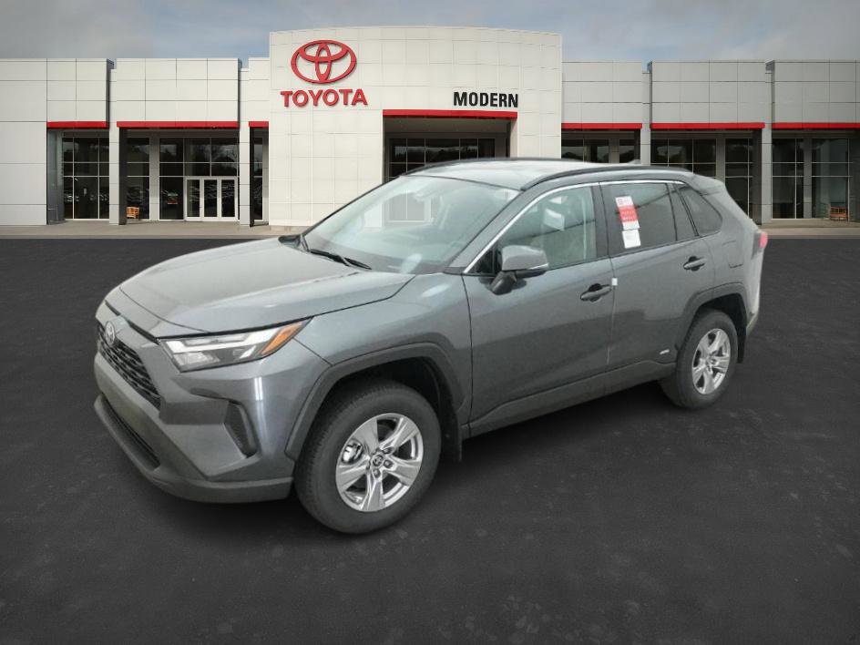 2025 Toyota RAV4 XLE's photo