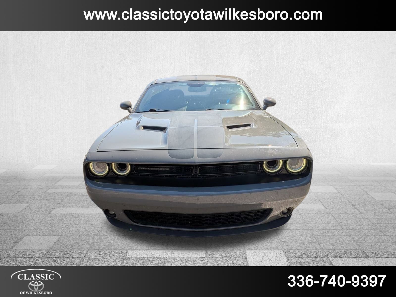 2017 Dodge Challenger SXT Plus photo 3