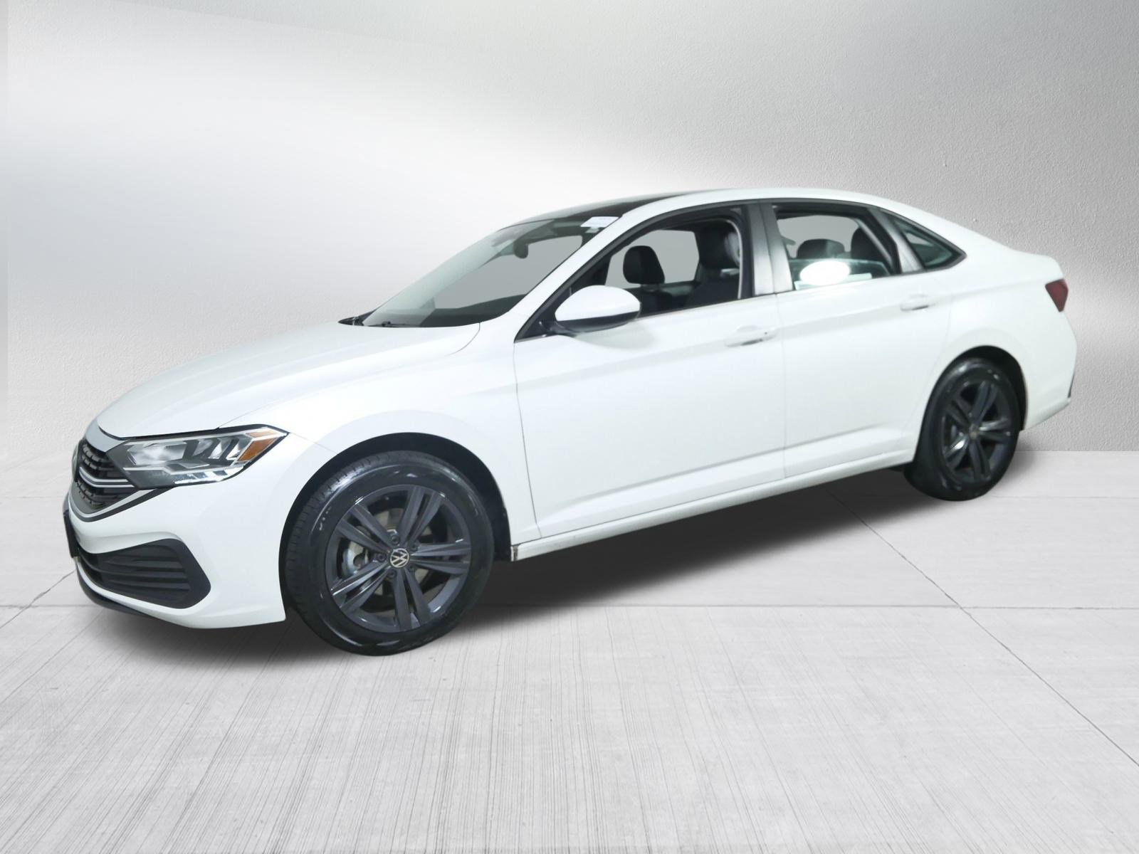 2022 Volkswagen Jetta SE photo 3