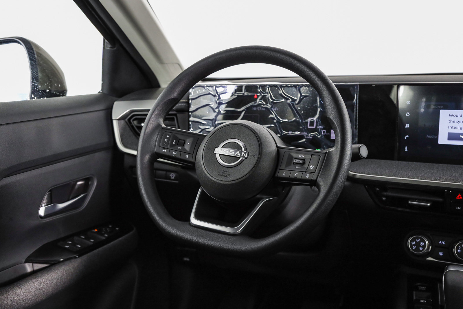 2025 Nissan Kicks SV photo 12