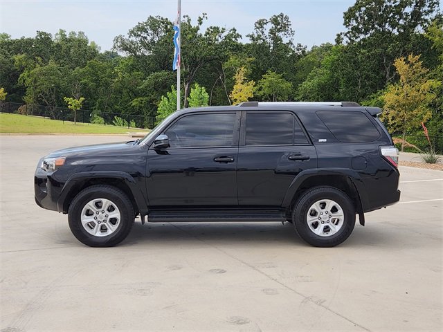 2021 Toyota 4Runner SR5 photo 4