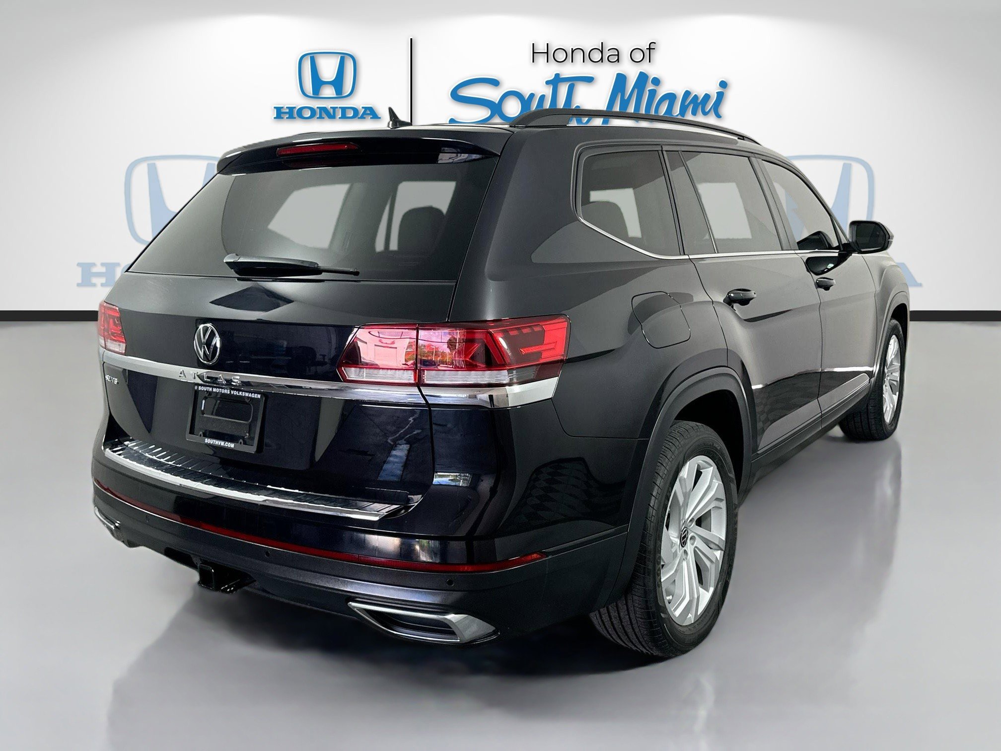 2023 Volkswagen Atlas V6 SE Technology photo 3