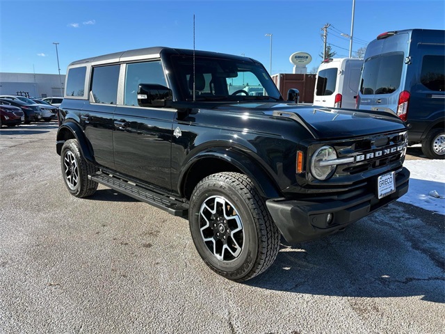 2024 Ford Bronco 4-Door Outer Banks's photo