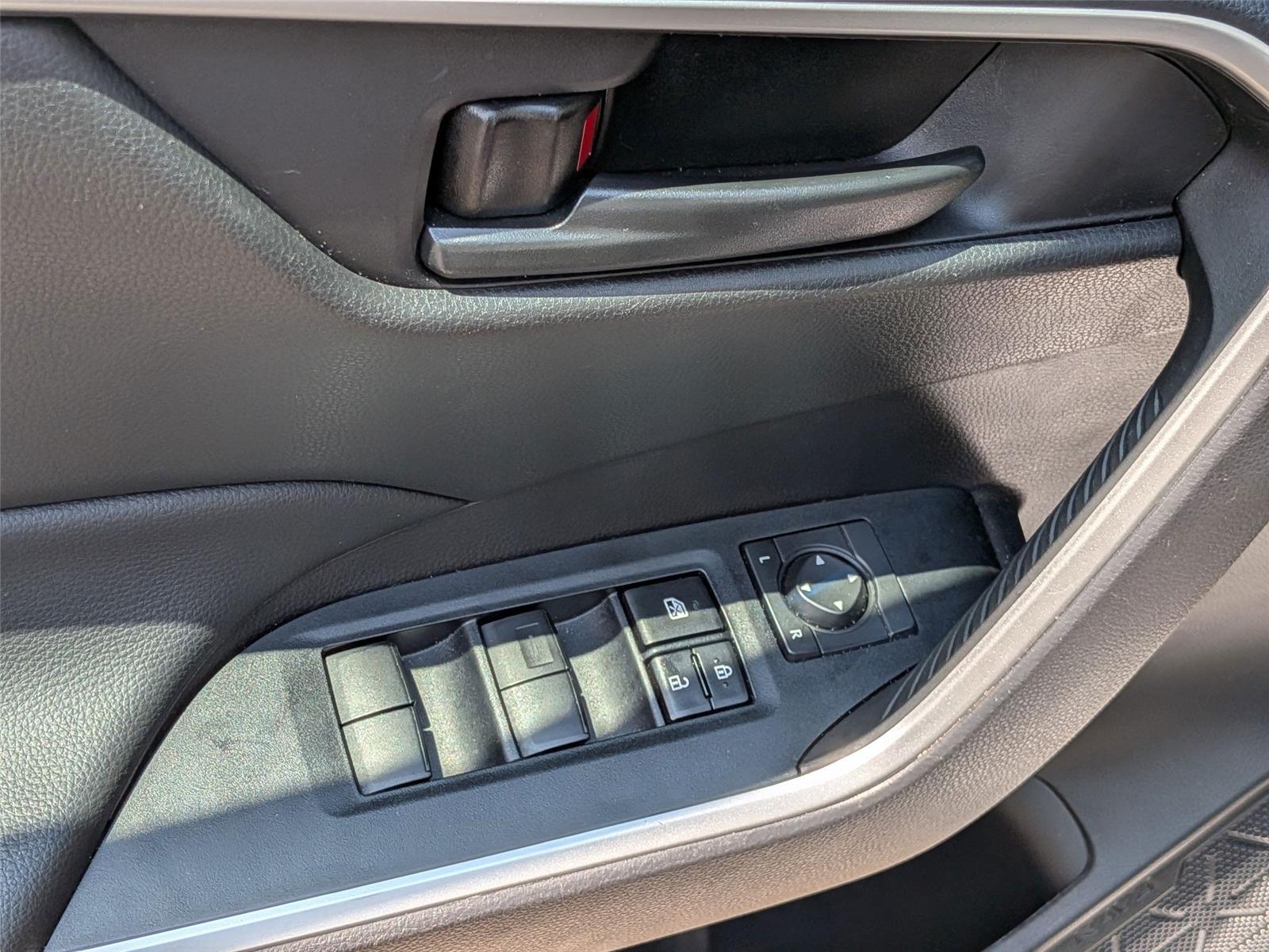 2024 Toyota RAV4 LE photo 11