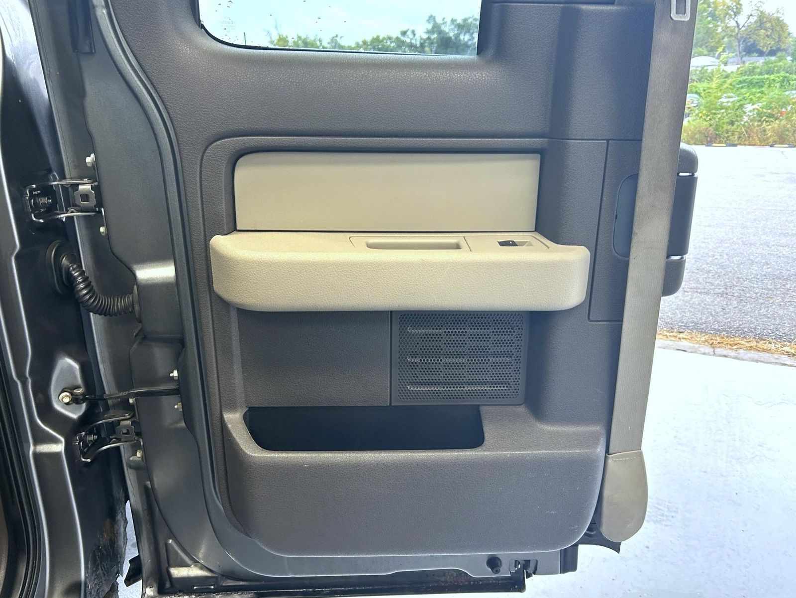 2010 Ford F-150 XLT photo 18