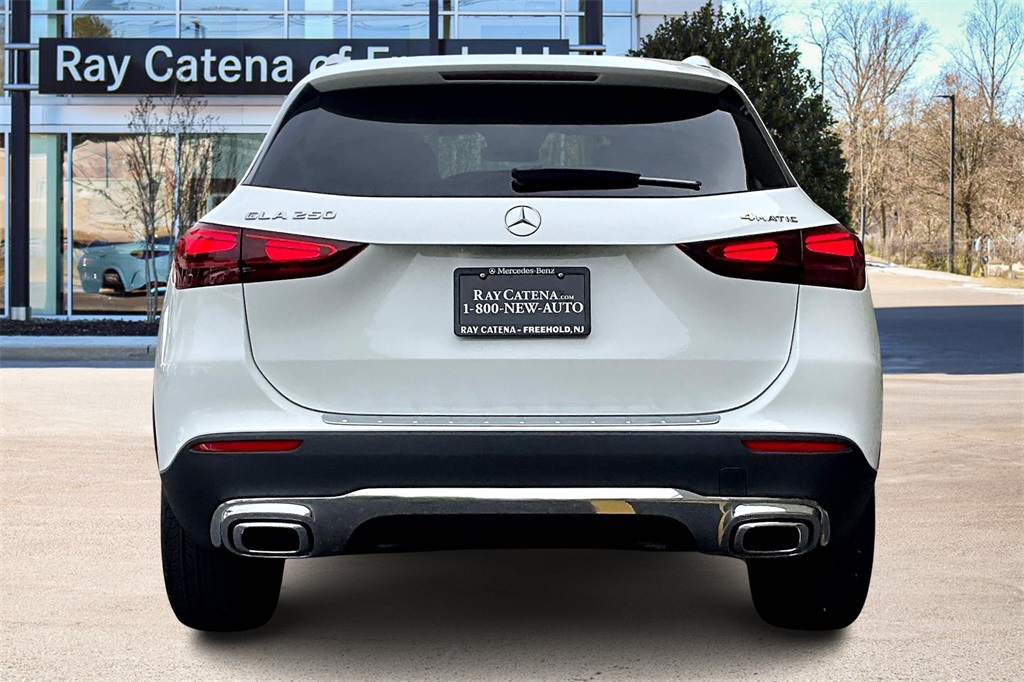 2025 Mercedes Benz GLA 250 4MATIC photo 4