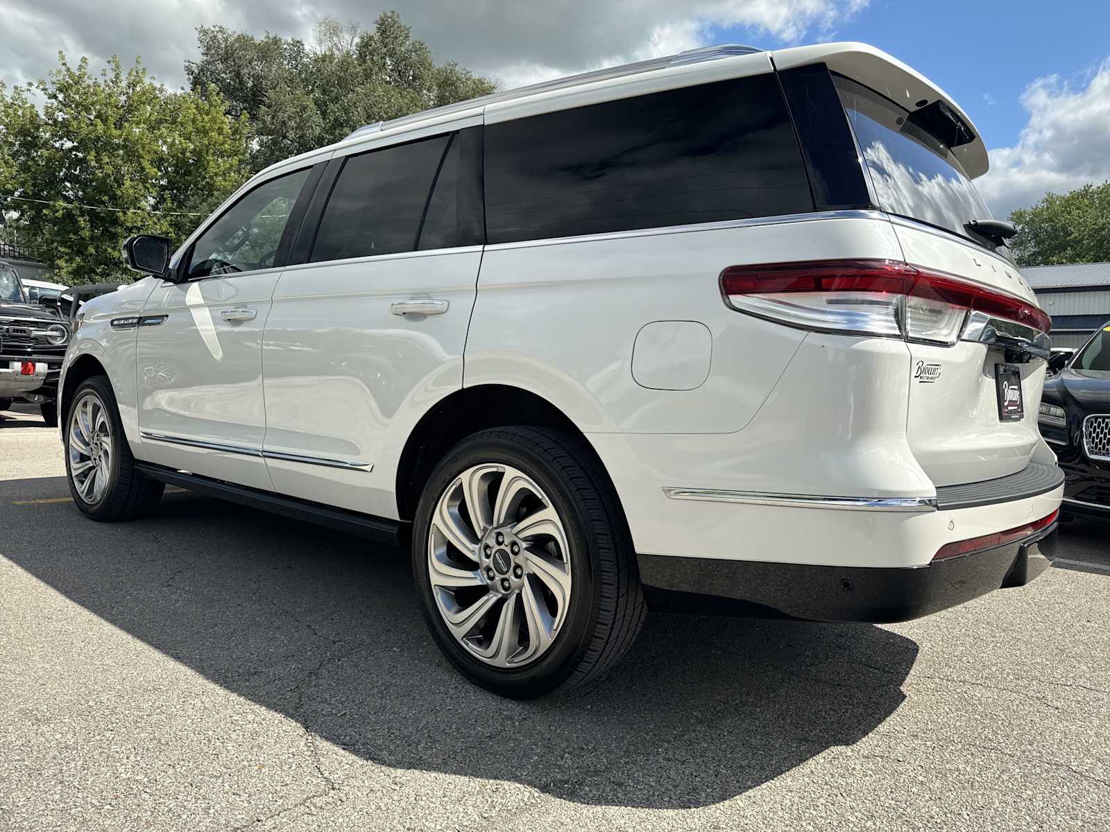 2024 Lincoln Navigator Premiere photo 3