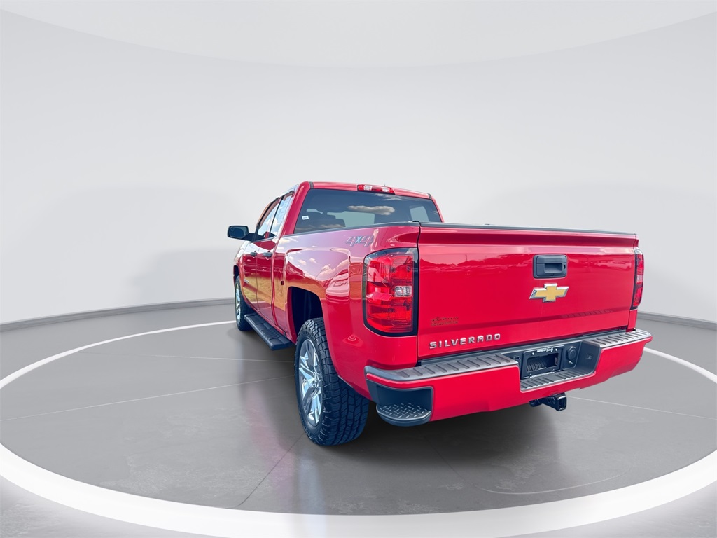 2018 Chevrolet Silverado 1500 Custom photo 6