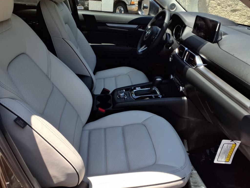 2025 Mazda CX-5 2.5 S Preferred photo 22
