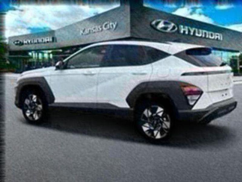 2025 Hyundai Kona SEL photo 4