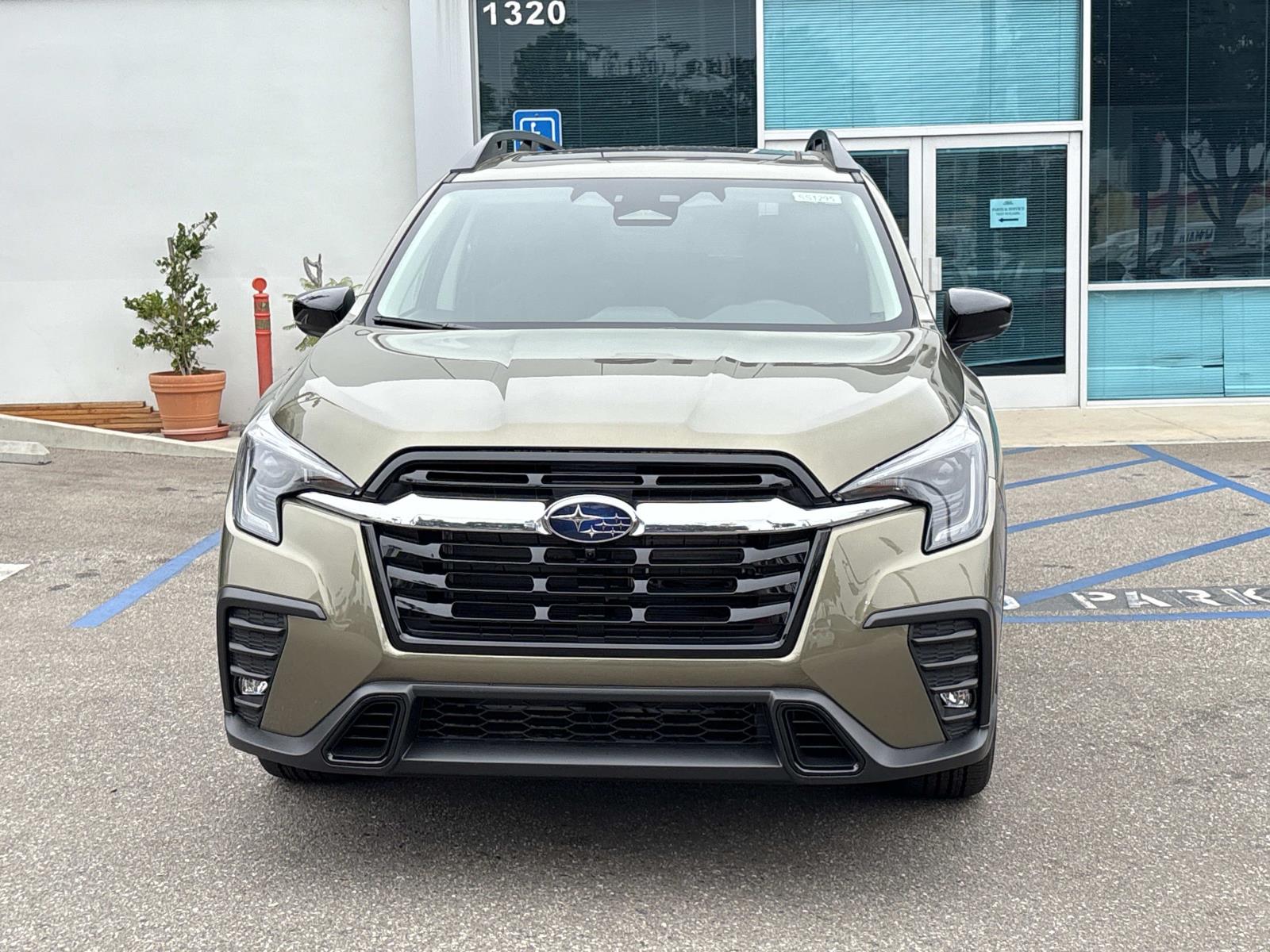 2025 Subaru Ascent Limited photo 2