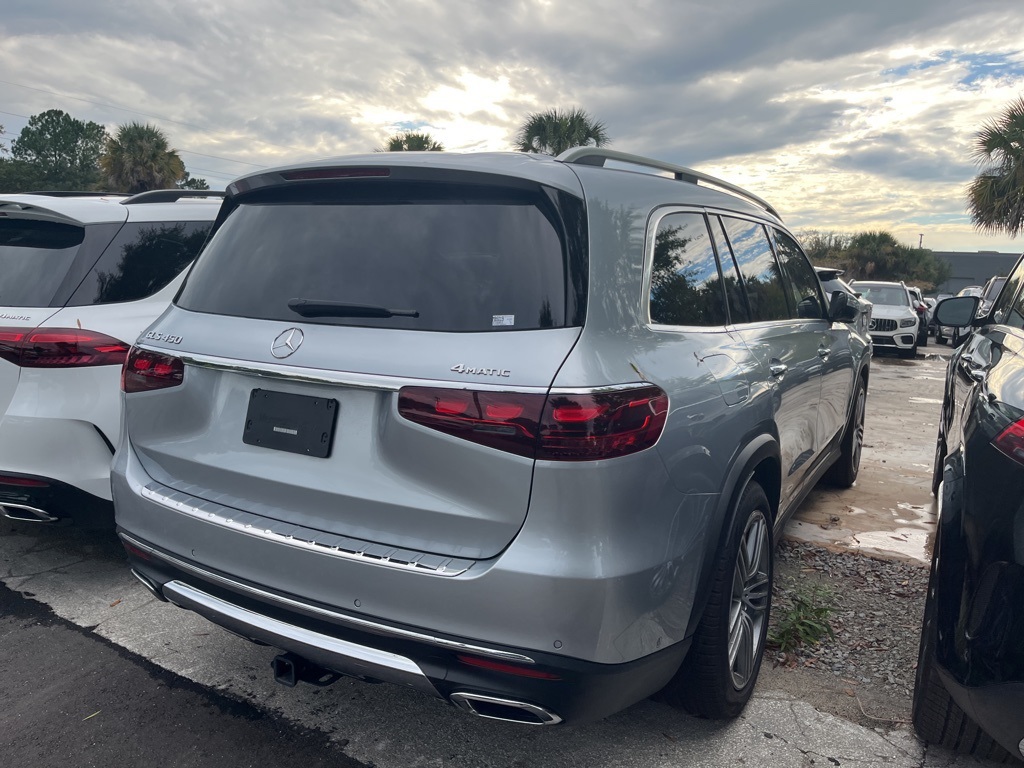 2025 Mercedes Benz GLS 450 4MATIC photo 2