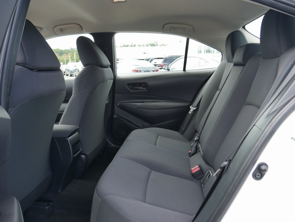 2022 Toyota Corolla LE photo 13
