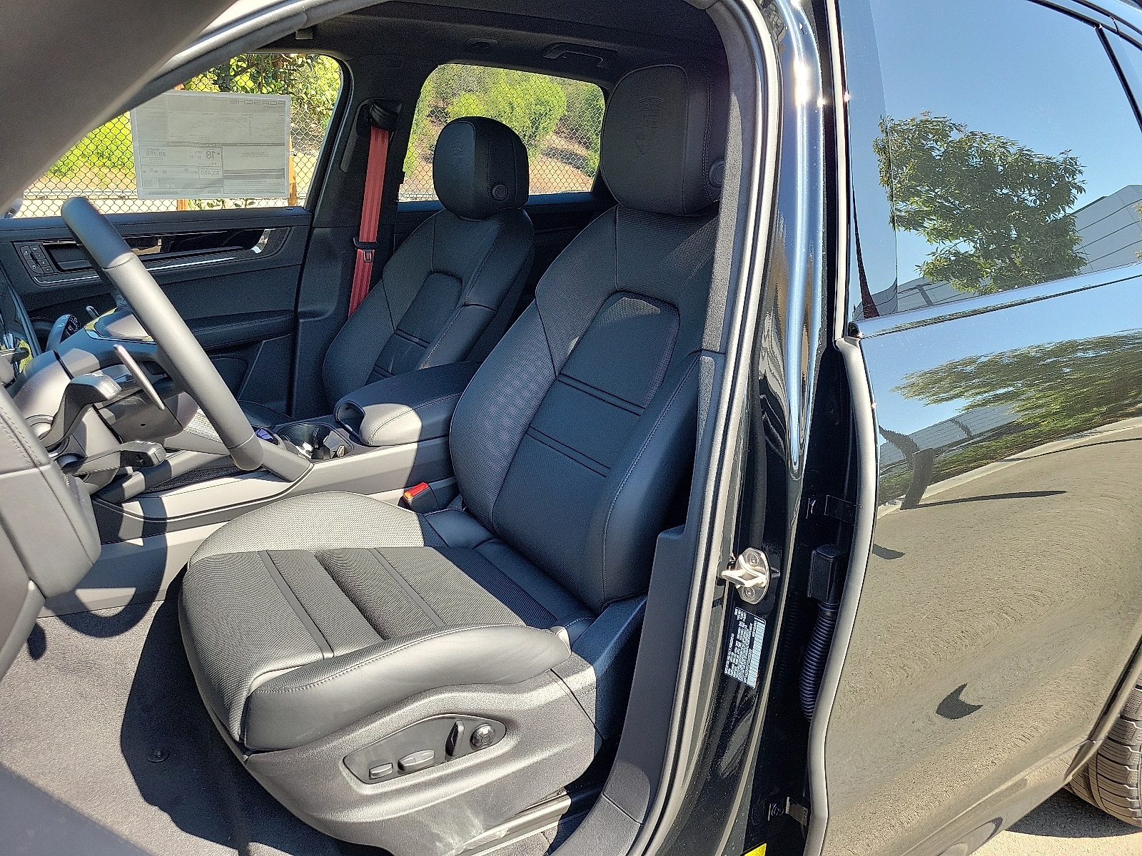 2026 Porsche Cayenne GTS photo 4