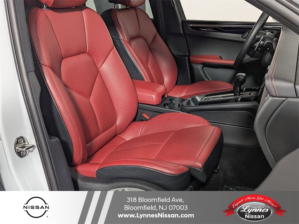 2023 Porsche Macan Base