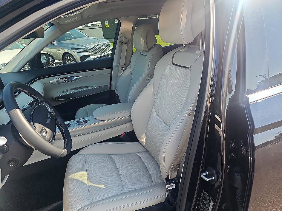 2025 Genesis GV70 2.5T photo 13