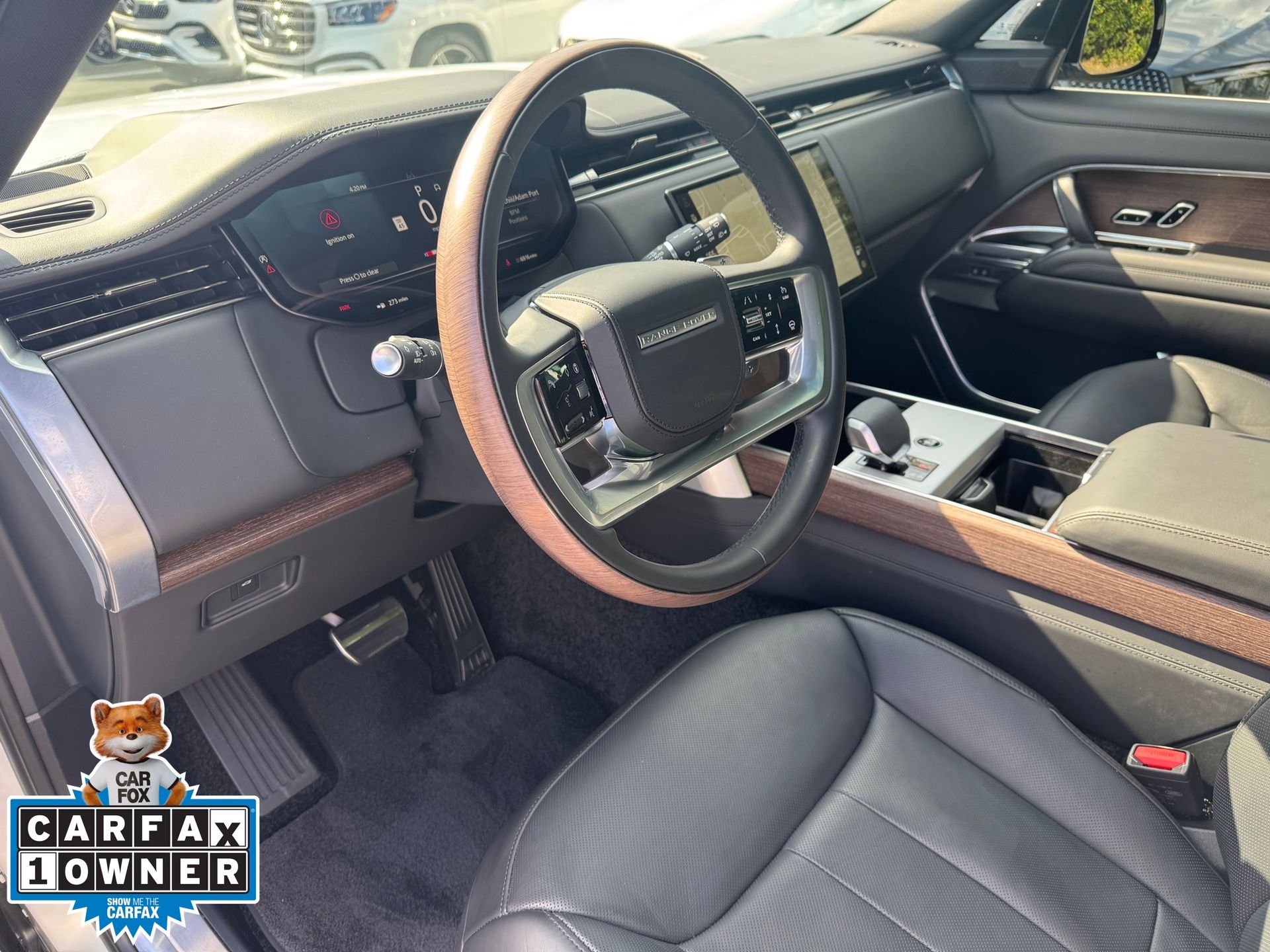 2025 Land Rover Range Rover Autobiography photo 4