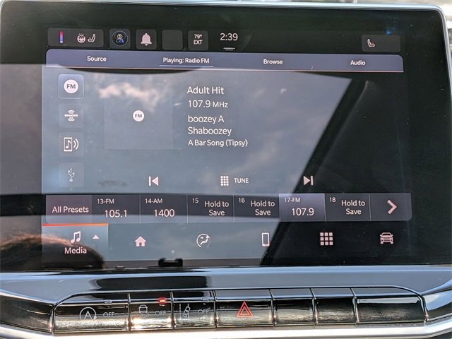 2022 Jeep Compass Latitude Lux photo 18