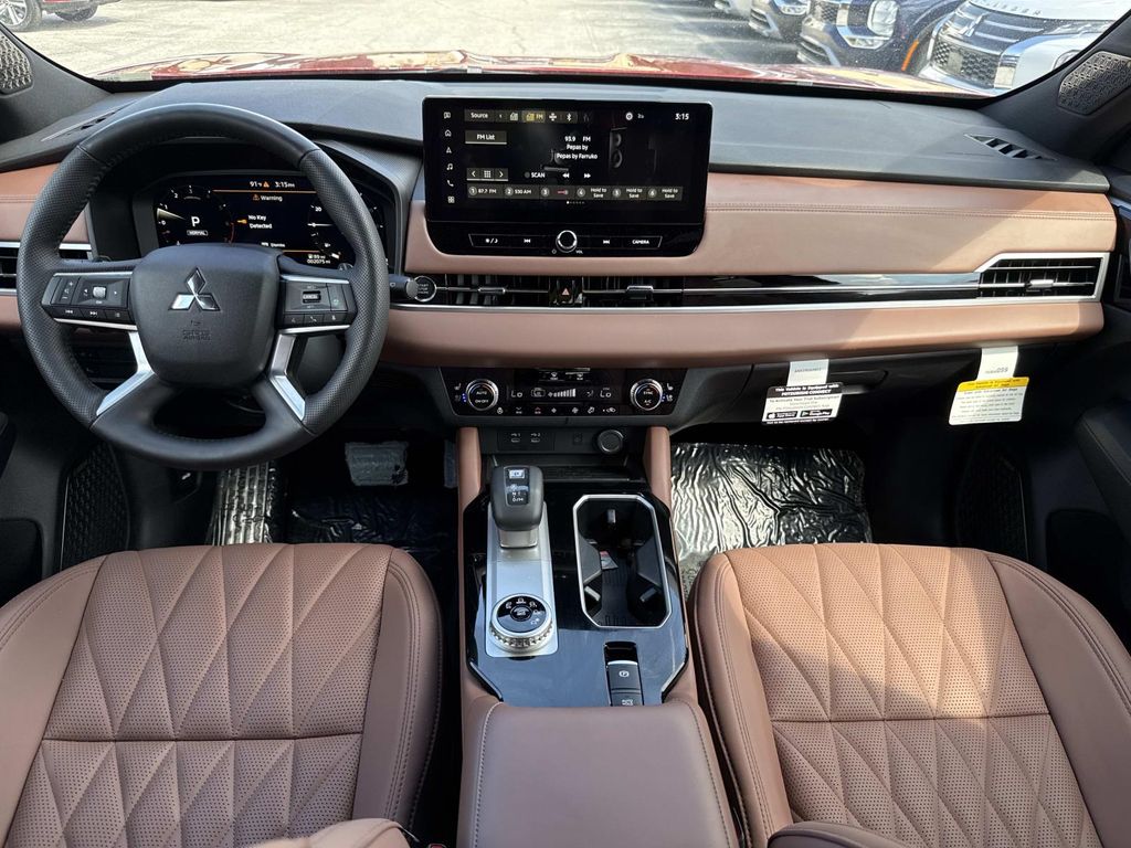 2025 Mitsubishi Outlander SEL photo 15