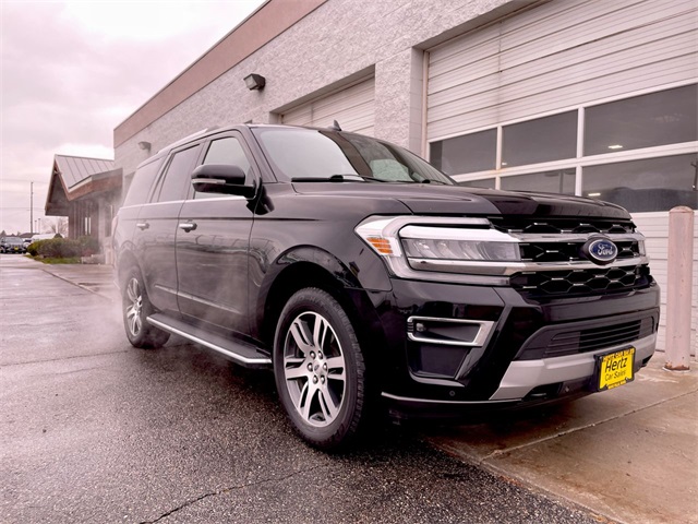 2023 Ford Expedition Limited photo 2