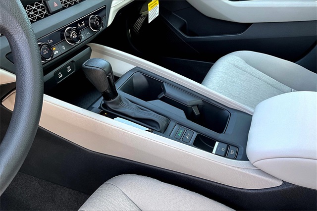 2025 Honda Accord 1.5T LX photo 9