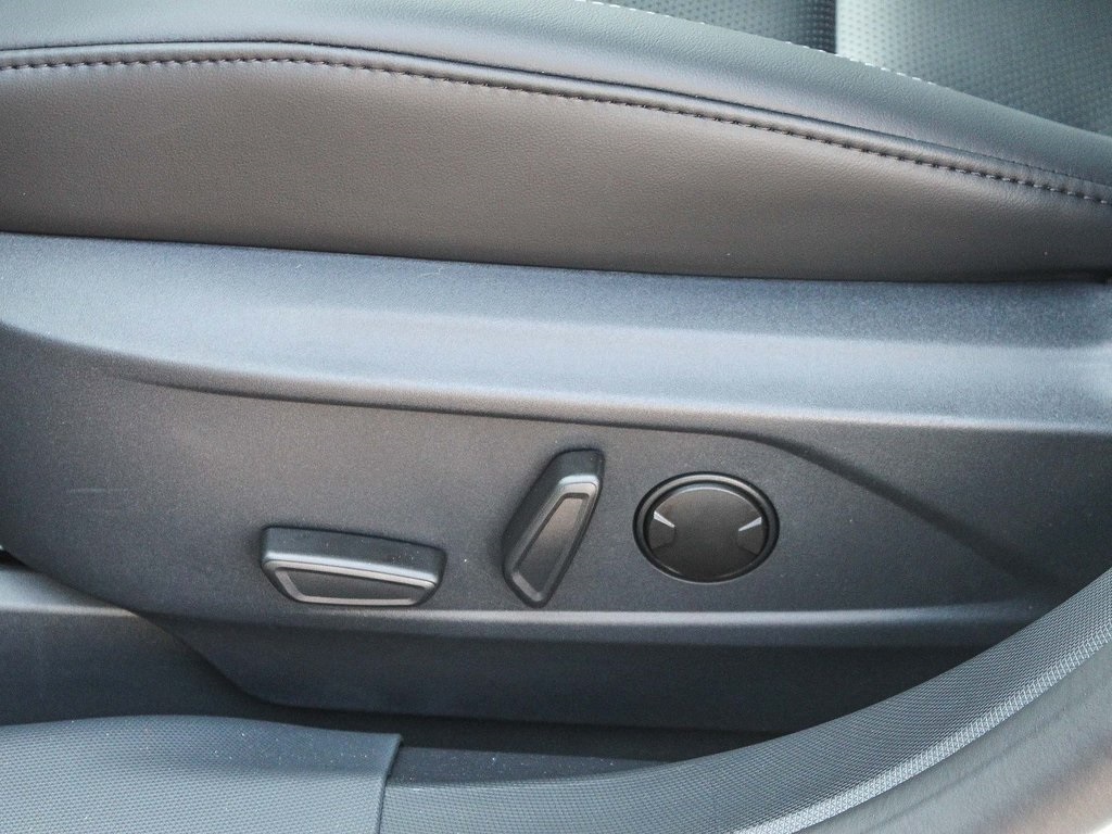 2025 Ford Mustang Mach-E Premium photo 19