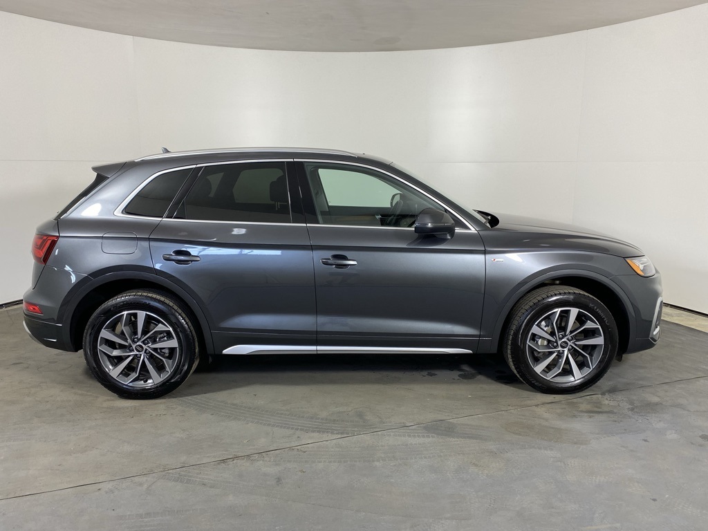 2023 Audi Q5 45 S line Premium photo 3