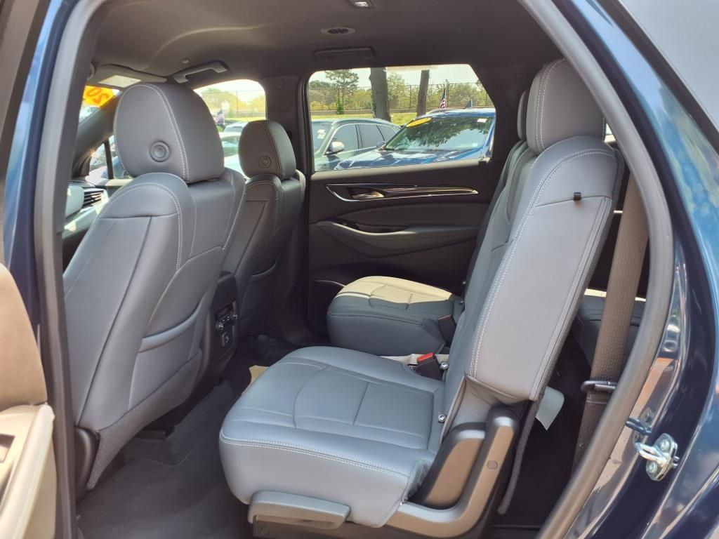 2022 Buick Enclave Essence photo 11
