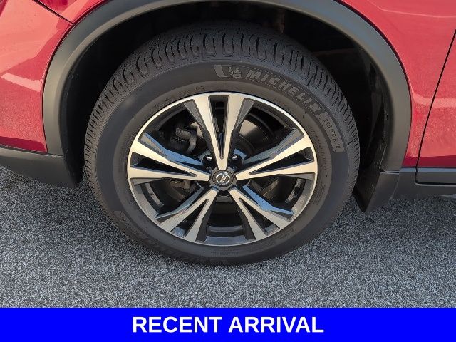 2020 Nissan Rogue SV photo 2