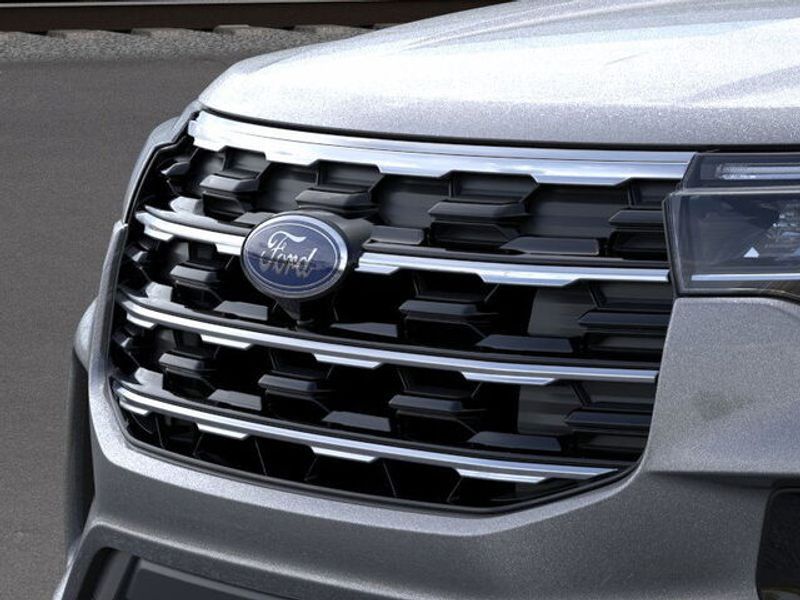 2025 Ford Explorer photo 11