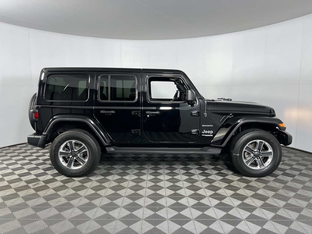 2022 Jeep Wrangler Unlimited Sahara photo 3