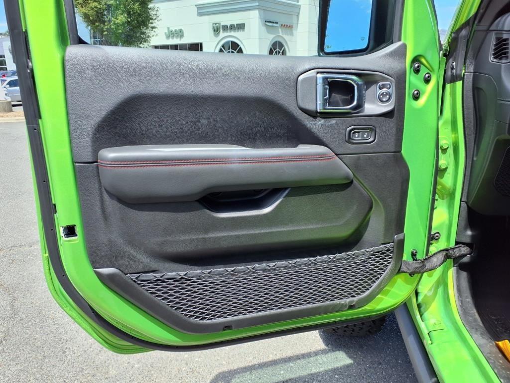 2025 Jeep Wrangler Rubicon photo 3