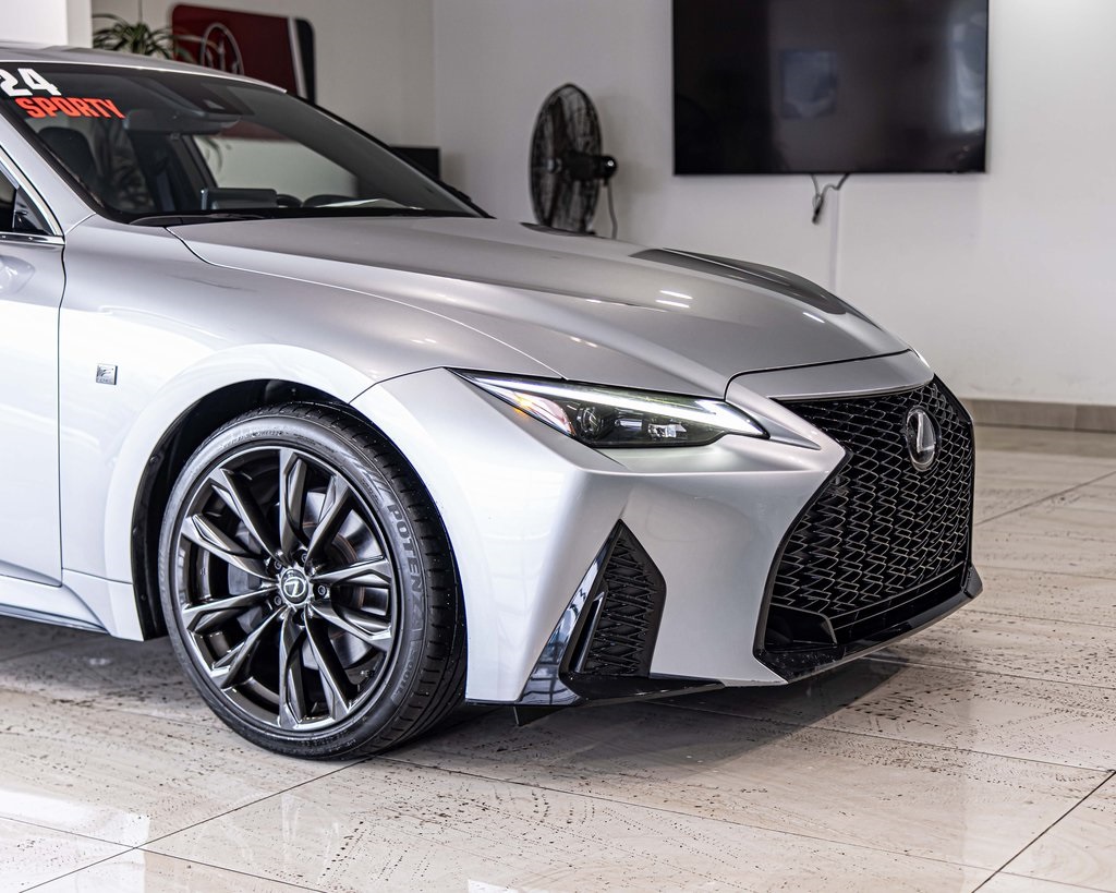 2024 LEXUS IS - Image 3