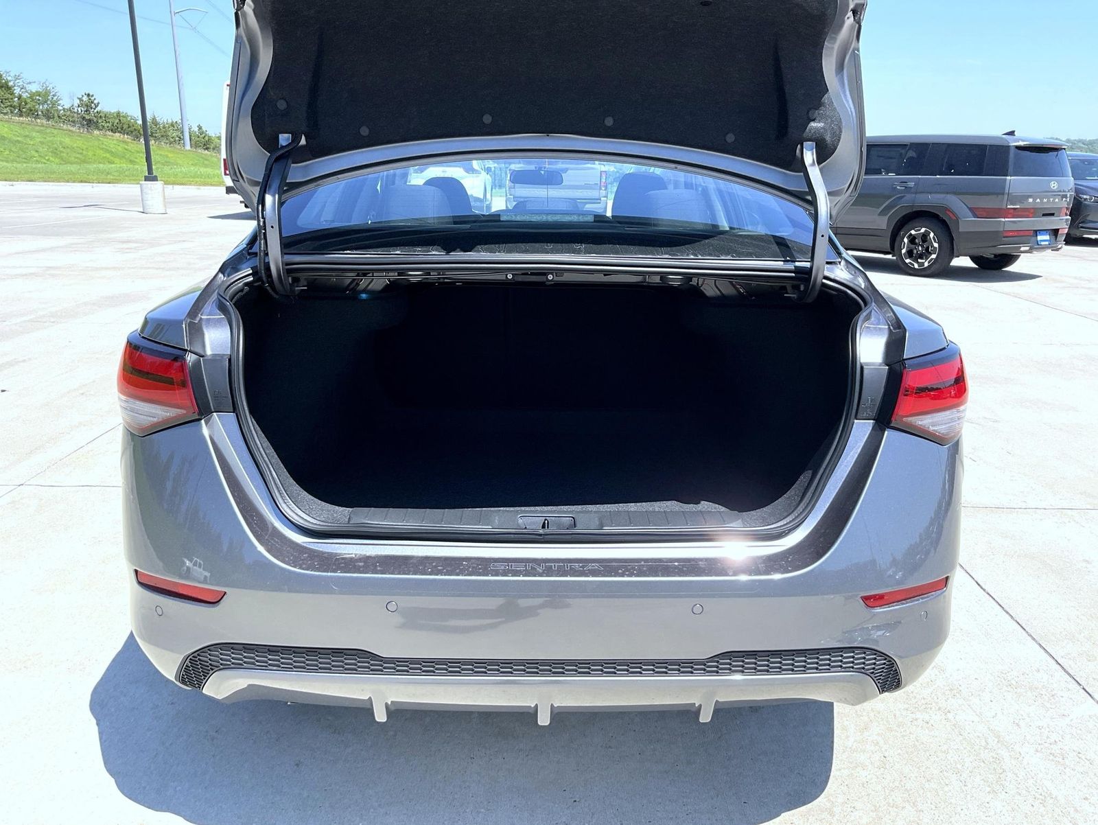 2025 Nissan Sentra S photo 9