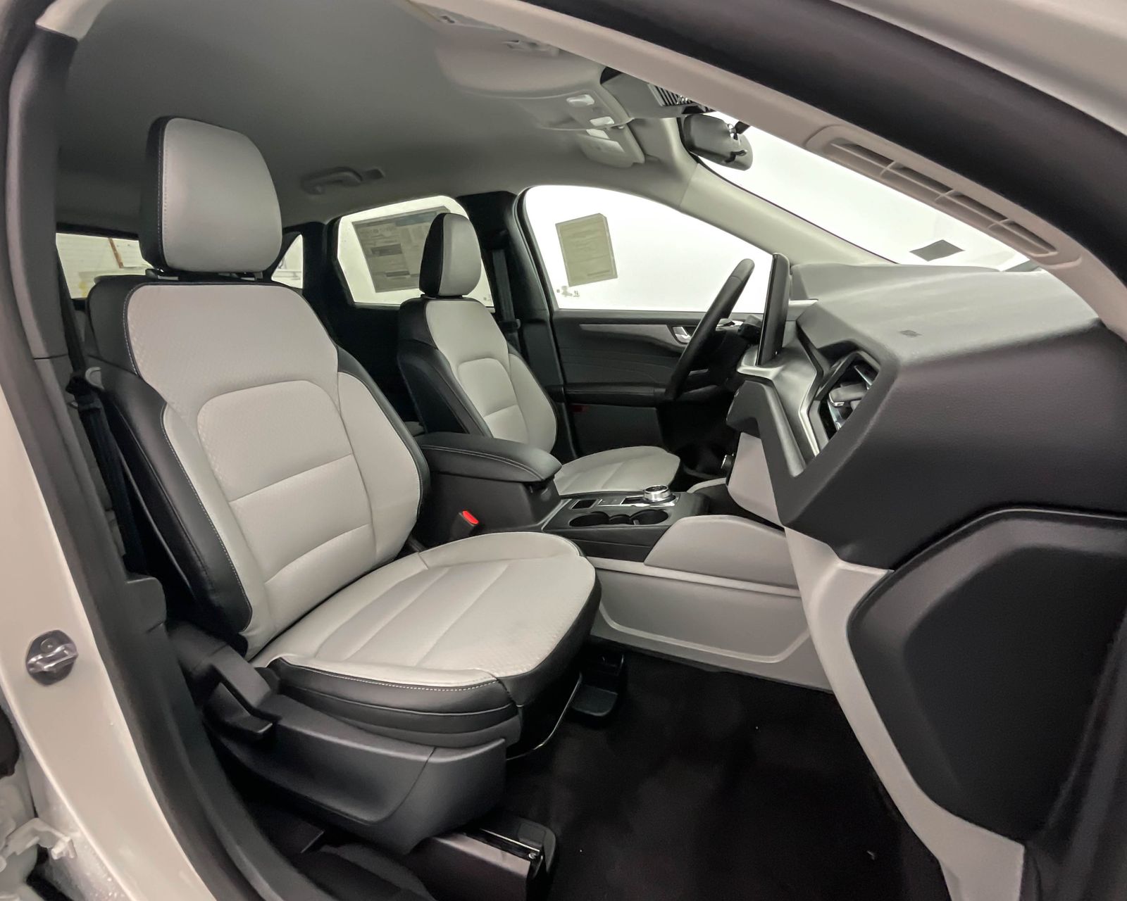 2025 Ford Escape Plug-In Hybrid Sport photo 14