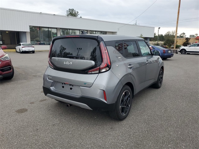 2025 Kia Soul EX photo 3