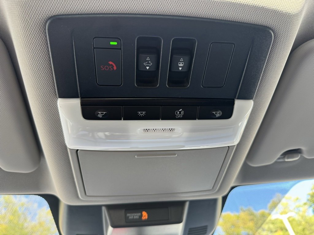 2023 Nissan Rogue SV photo 14