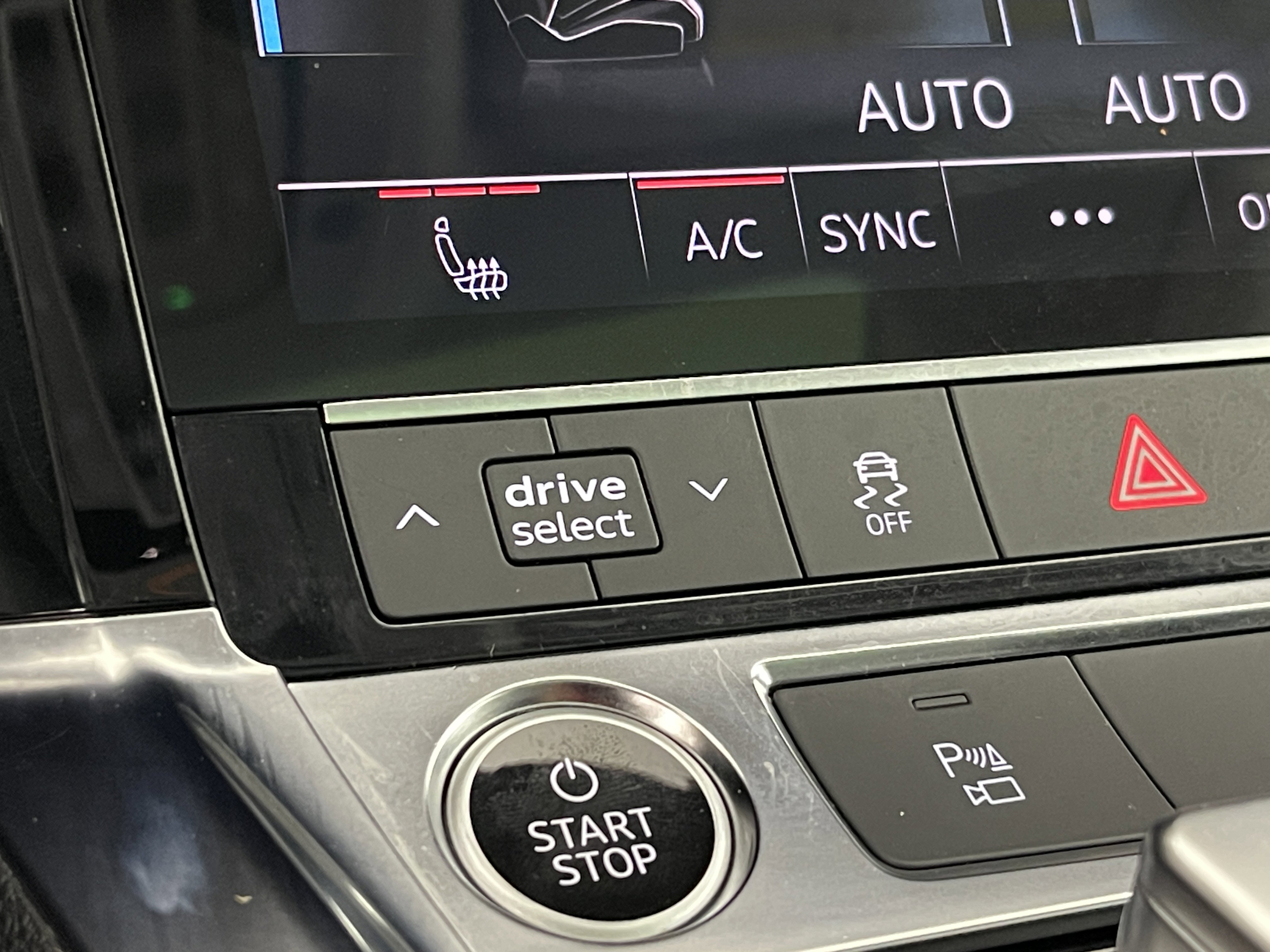 2024 Audi Q8 E-tron Premium photo 4
