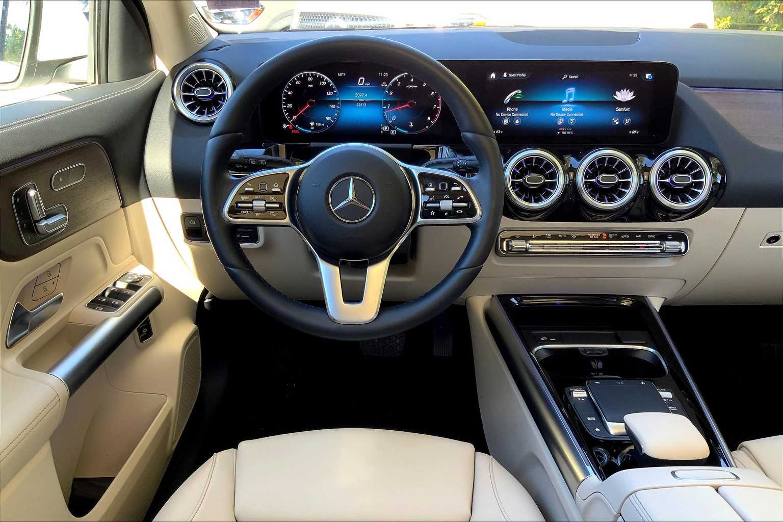 2023 Mercedes Benz GLA 250 4MATIC photo 5