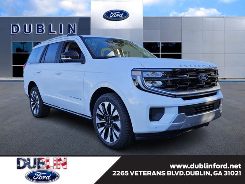 2025 Ford Expedition Platinum's photo