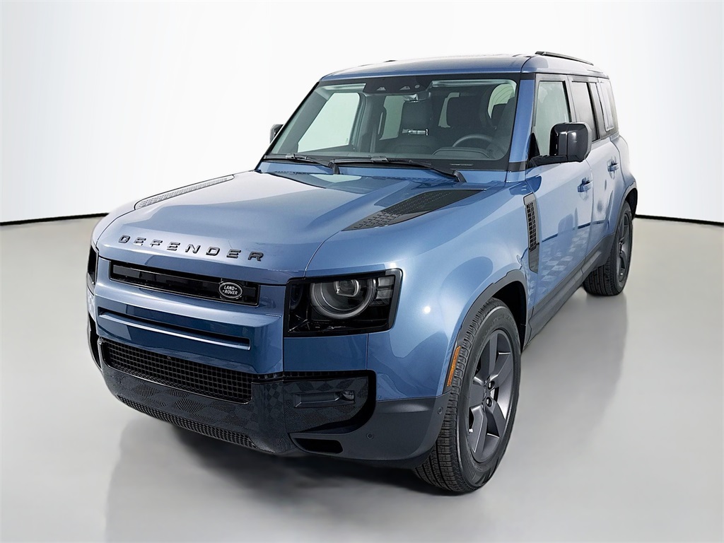 2026 Land Rover Defender S's photo