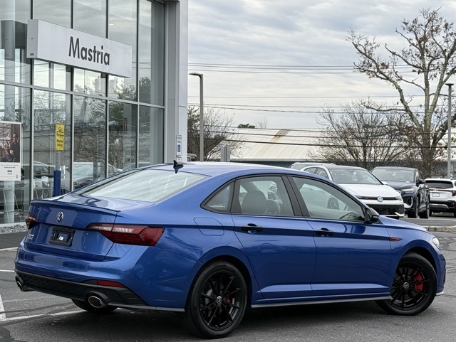 2024 Volkswagen Jetta GLI 2.0 TSI photo 3
