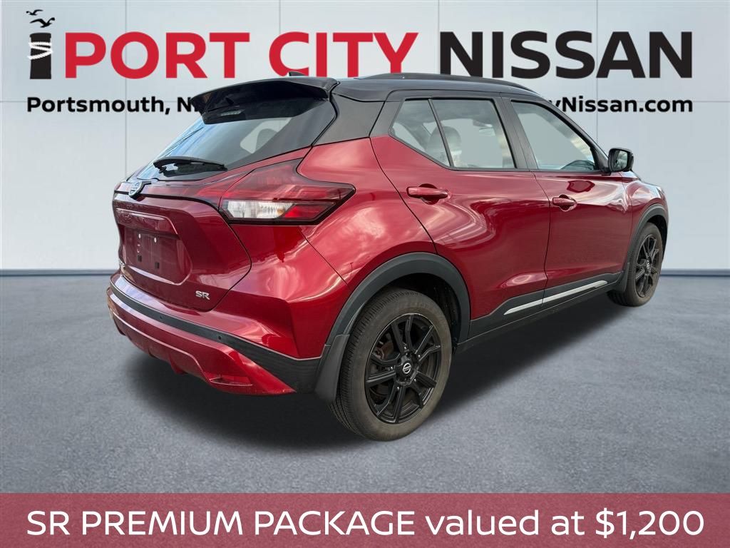 2021 Nissan Kicks SR photo 2