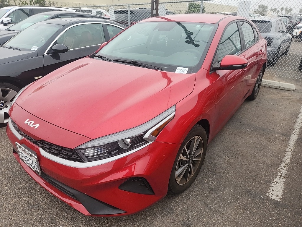 2023 Kia Forte LXS photo 3