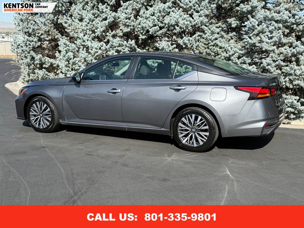 2024 Nissan Altima 2.5 SV photo 5