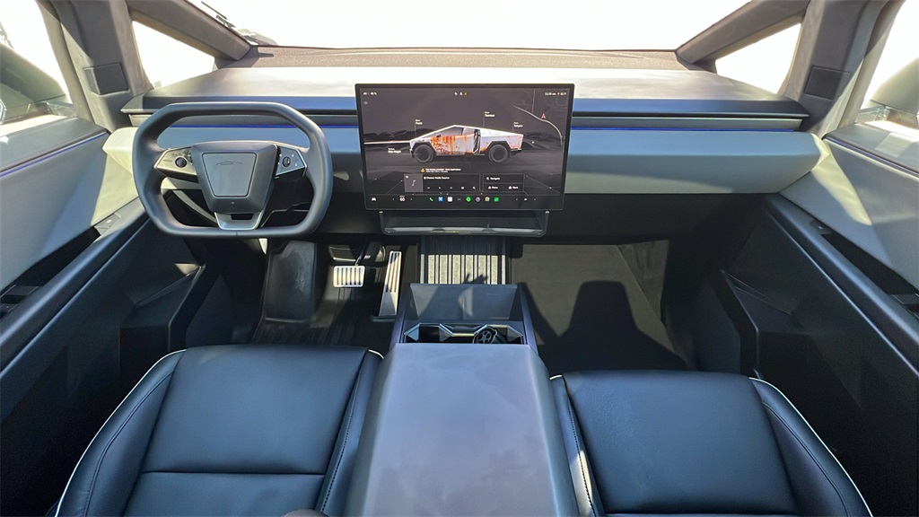 2025 Tesla Cybertruck photo 3